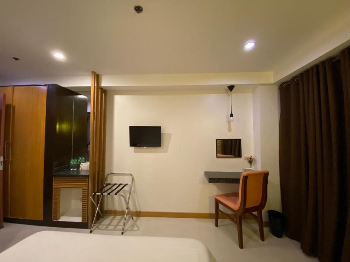 Capital O 820 Guijo Suites Makati 马尼拉 外观 照片