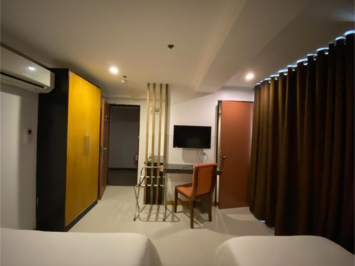 Capital O 820 Guijo Suites Makati 马尼拉 外观 照片