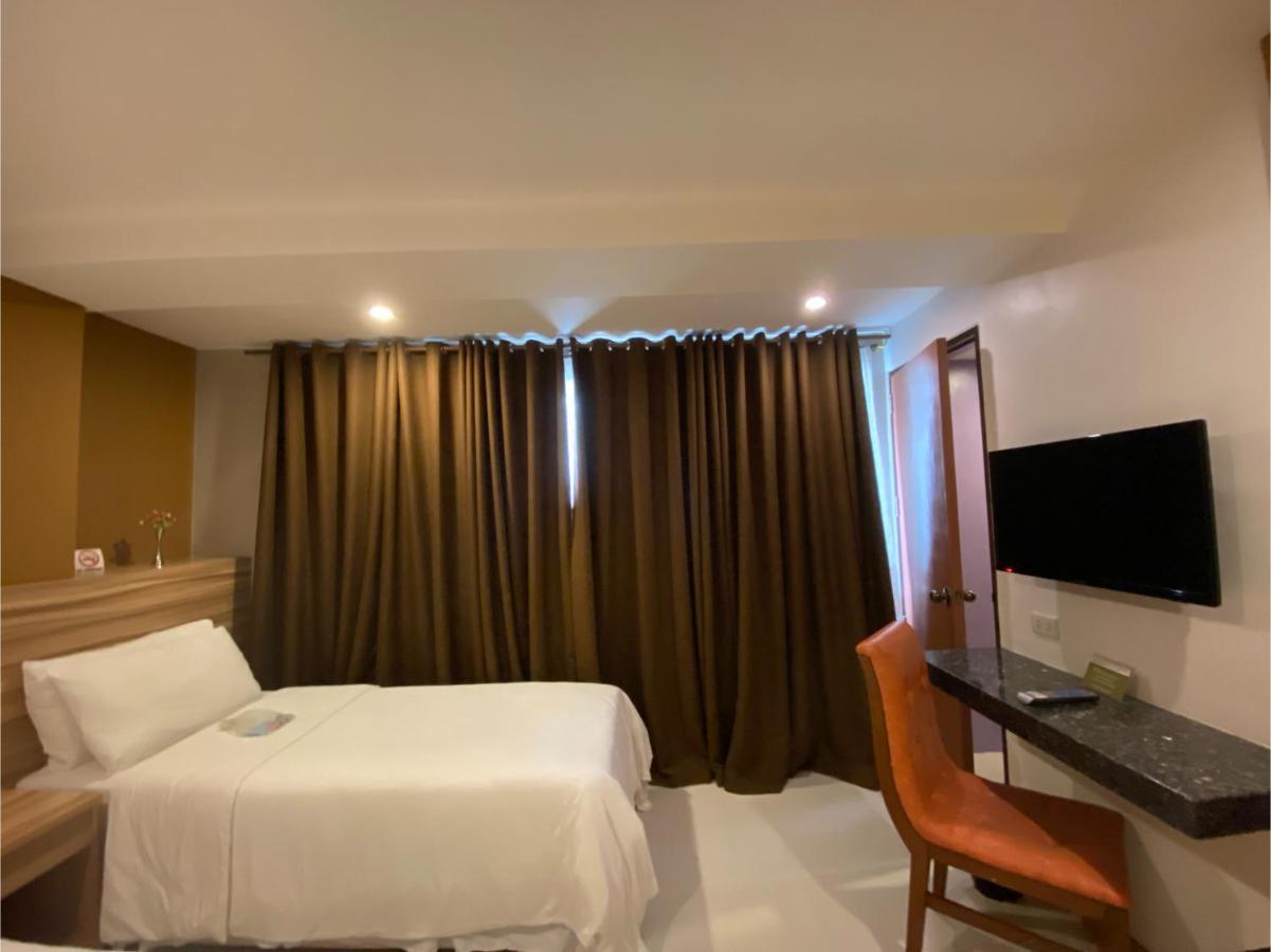 Capital O 820 Guijo Suites Makati 马尼拉 外观 照片