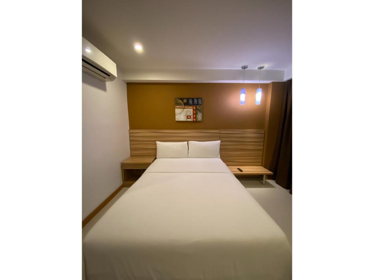 Capital O 820 Guijo Suites Makati 马尼拉 外观 照片